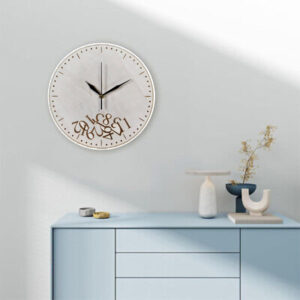 lézergravírozott falióra lepottyant számok